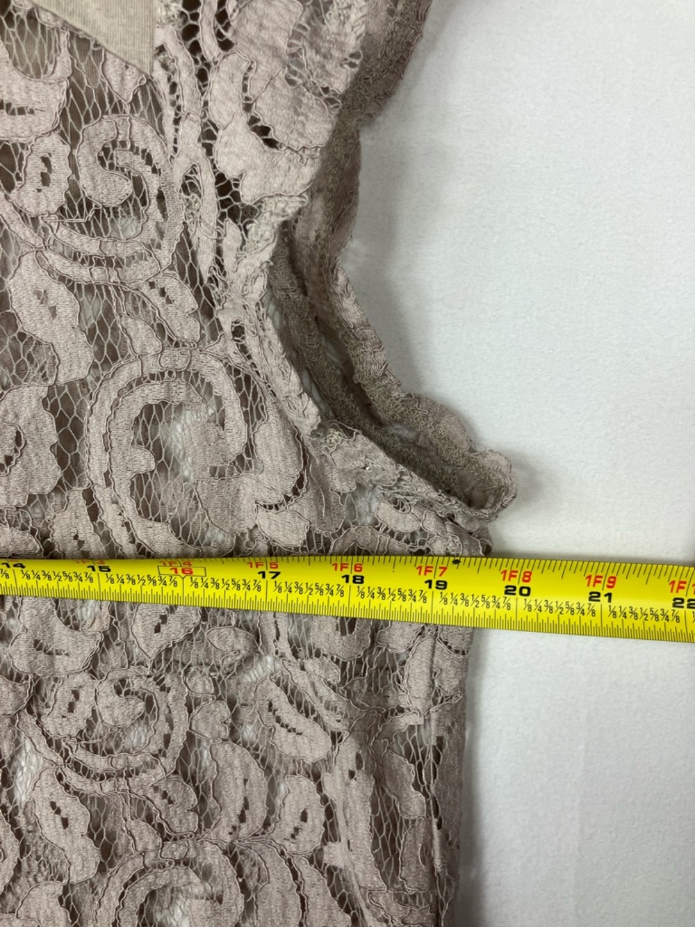 Chico's Lace Overlay Cap Sleeve Blouse in Taupe Sz Med DISCOUNTED SHIPPING - Picture 11 of 17